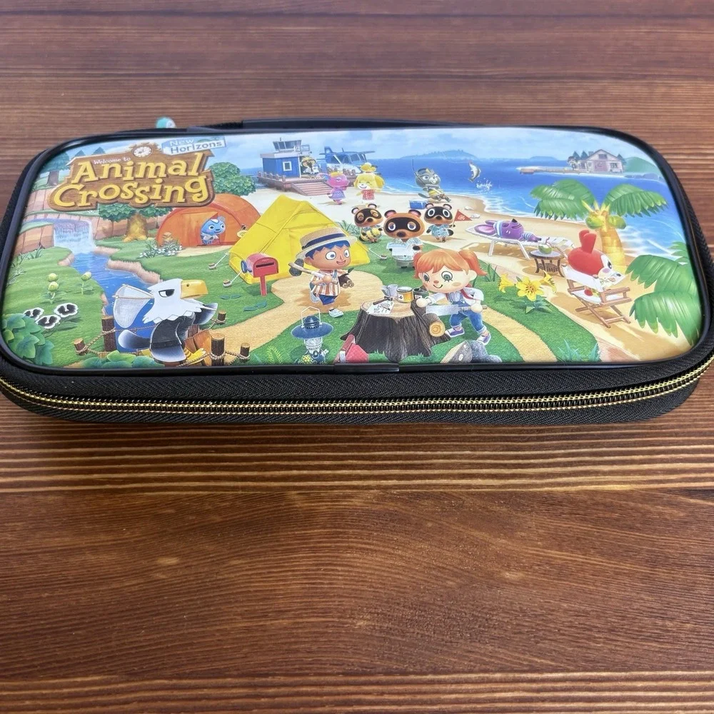 Nintendo Switch Carrying Case + 2 Game Storage Animal Crossings Full Art‎ Deluxe